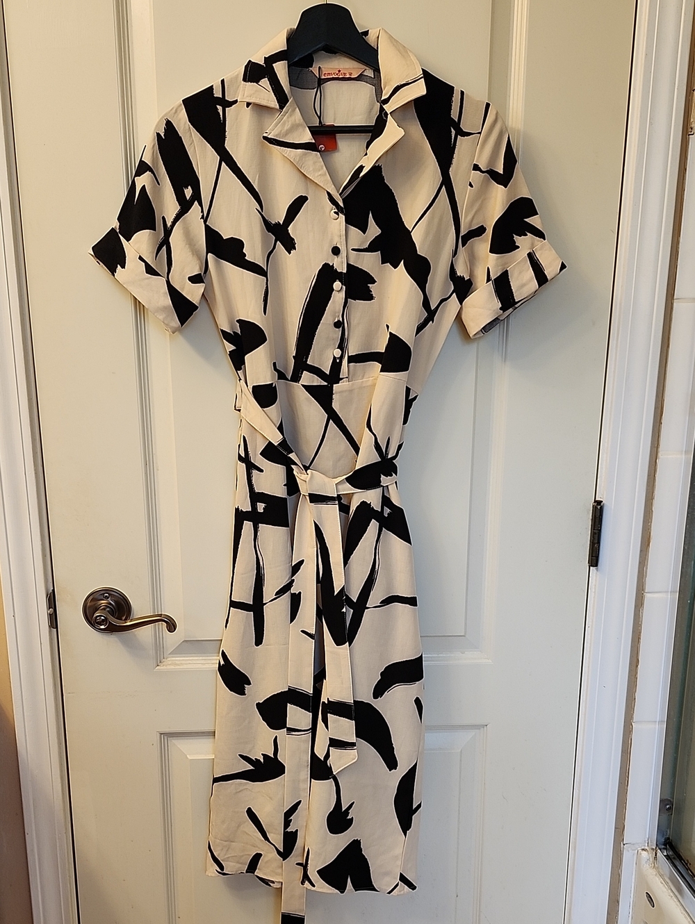 ✨️NWT✨️ Envogue Black and Cream Abstract Midi Shirt Dress, Size M